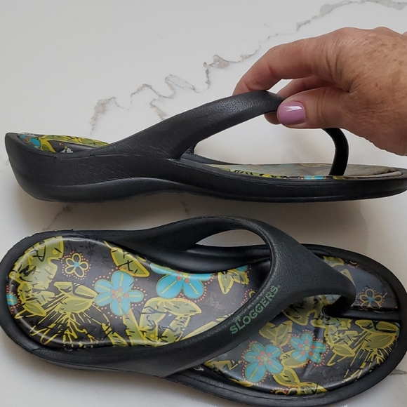sloggers flip flops